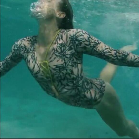 SEEA Solanas Surf Suit SwimSuit One Piece Swim Womens Womens Medium - Picture 11 of 12